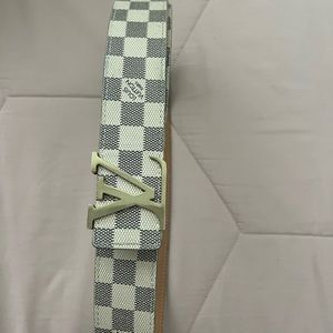 Louie V Belt